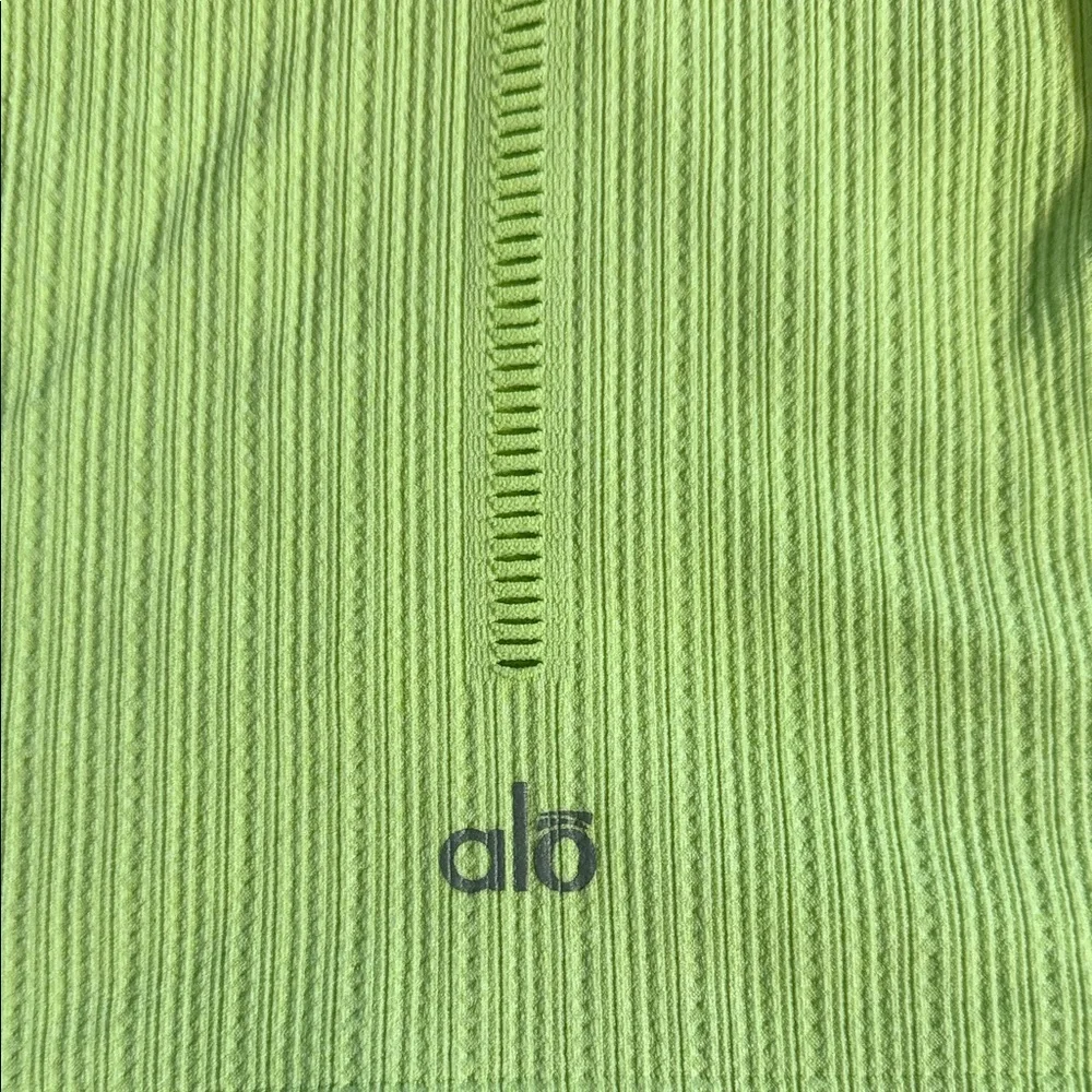 ALO Yoga Light Green Long Sleeve Blouse​